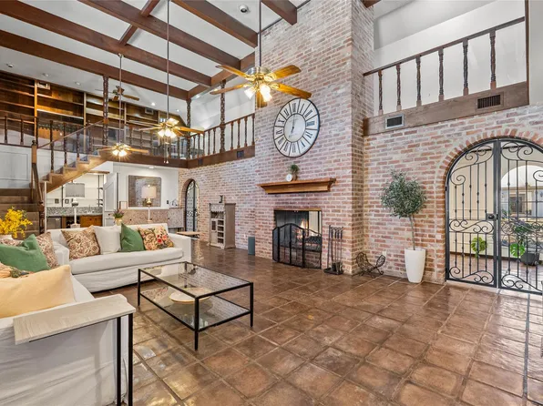 10 Colony Park Dr, Galveston, TX 77551