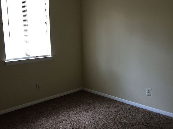 2nd image of 900 Julia St NW APT B