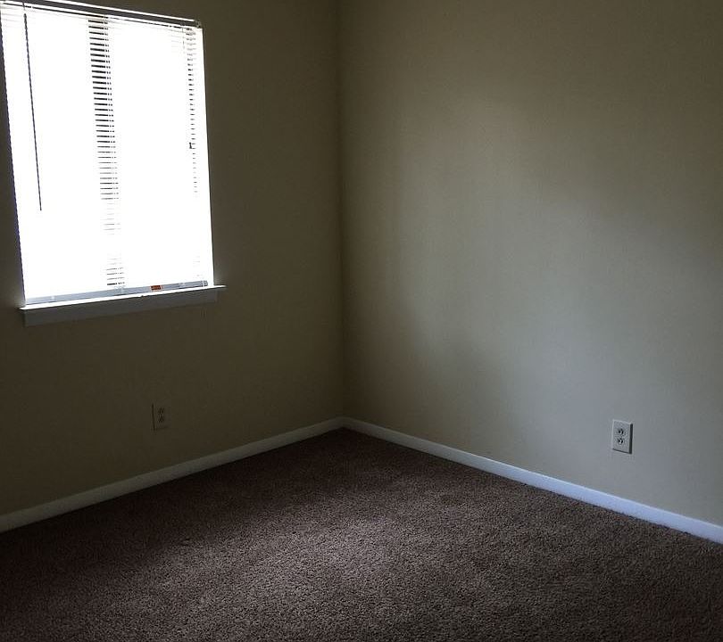 1st image of 900 Julia St NW APT C