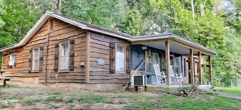 1st image of 1579 Hendrix Rd
