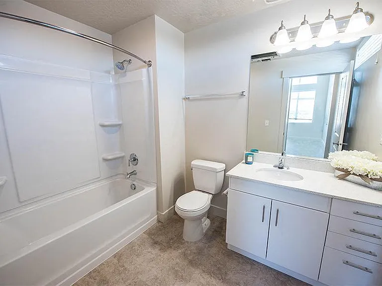 District North Apartments — Photo 10