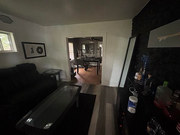 4th image of 4242 Maryland St