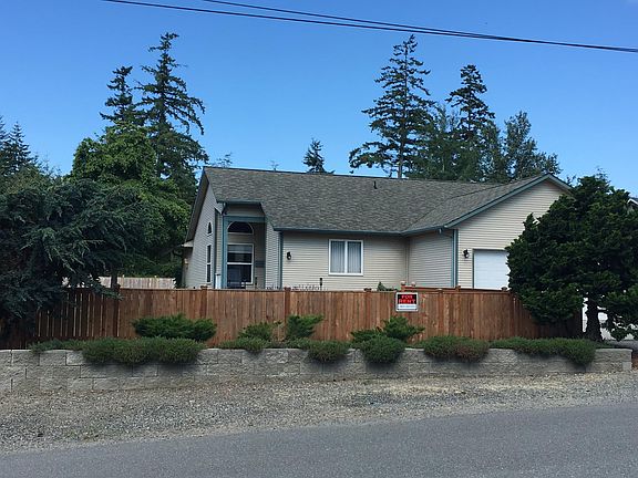 Fenced front yard for privacy