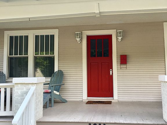 2nd image of 1013 Grand Ave