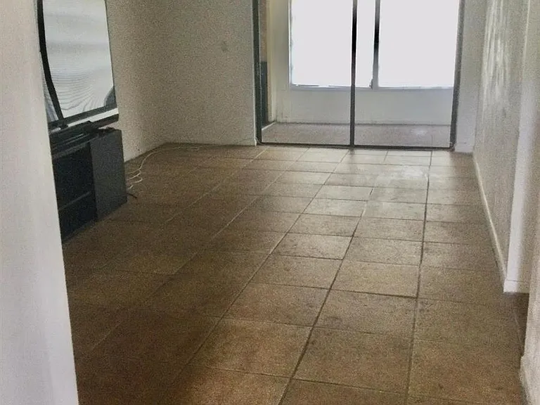 9233 SW 8th St #110 — Photo 3