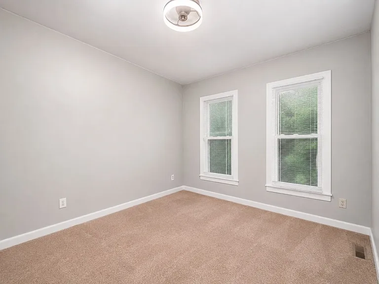 227 E Northwood Ave — Photo 20