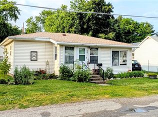 39 W Vine Ave, Charleston, IL 61920