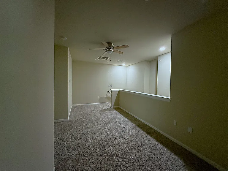 230 Heritage Ct — Photo 14