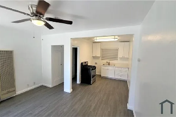 2 bed, 900 sqft, $3,256 — Photo 4