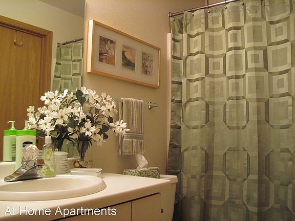 2nd image of 3402 22nd St S APT 209