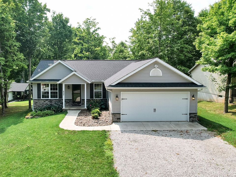 1st image of 852 Royal Cir