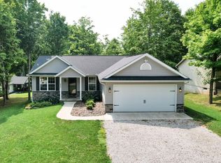852 Royal Cir, Howard, OH 43028
