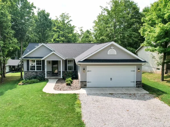 852 Royal Cir, Howard, OH 43028
