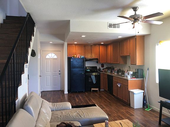 3rd image of 951 Georgia St APT A