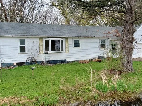 1249 Caledonia St, Portage, WI 53901
