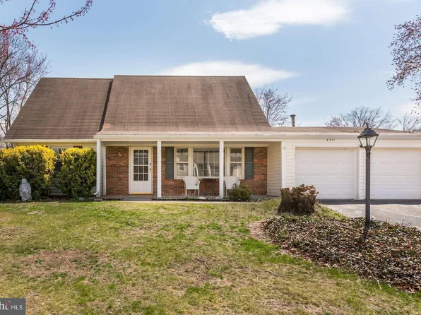 4311 Pergate Ln, Fairfax, VA 22033