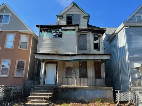 13 Martha Pl, Passaic City, NJ 07055