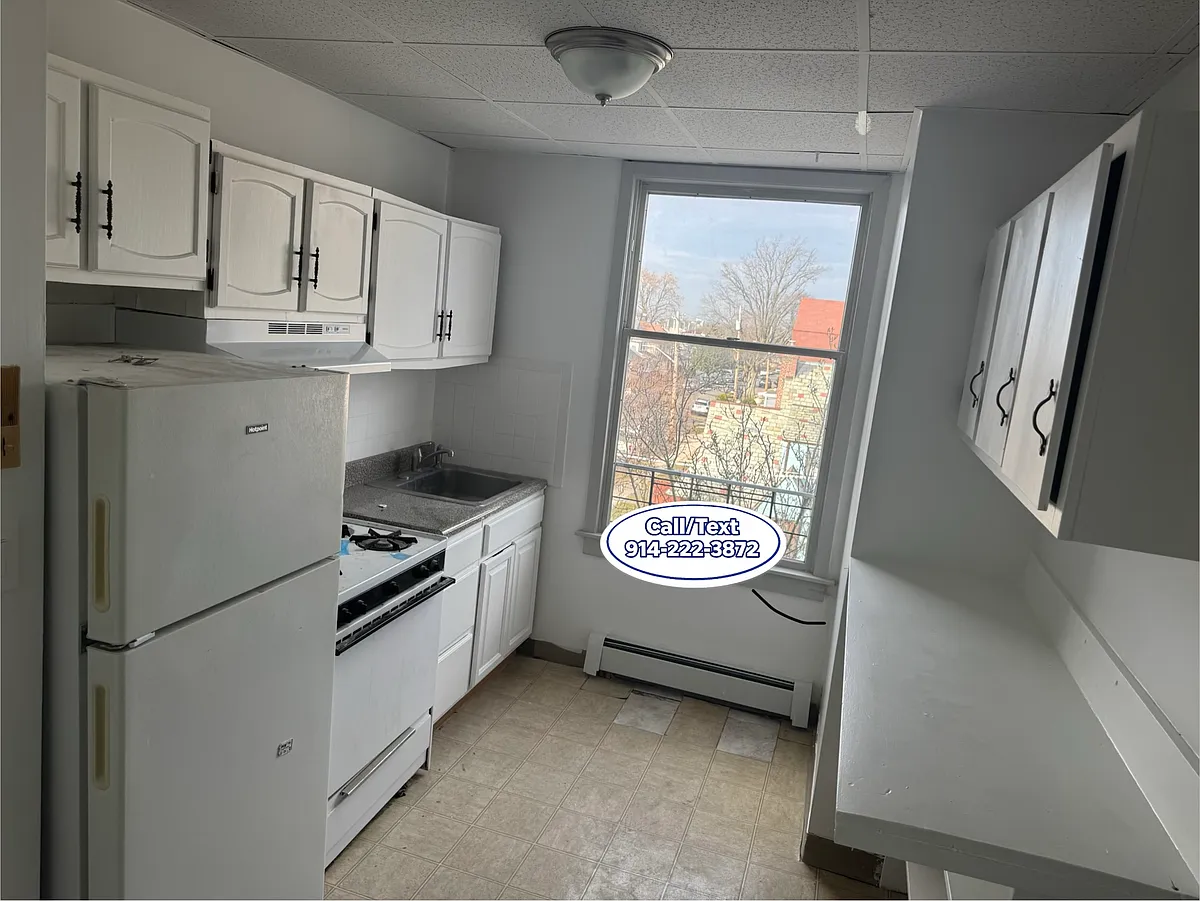 Building Photo - 78 Briggs Ave #2A