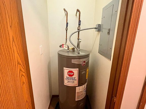 5th image of 100 W Ridge Ave APT 3