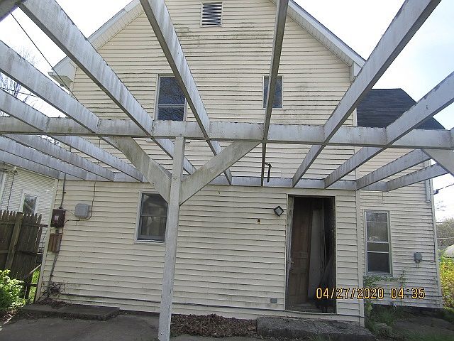 2nd image of 915 N 16th St
