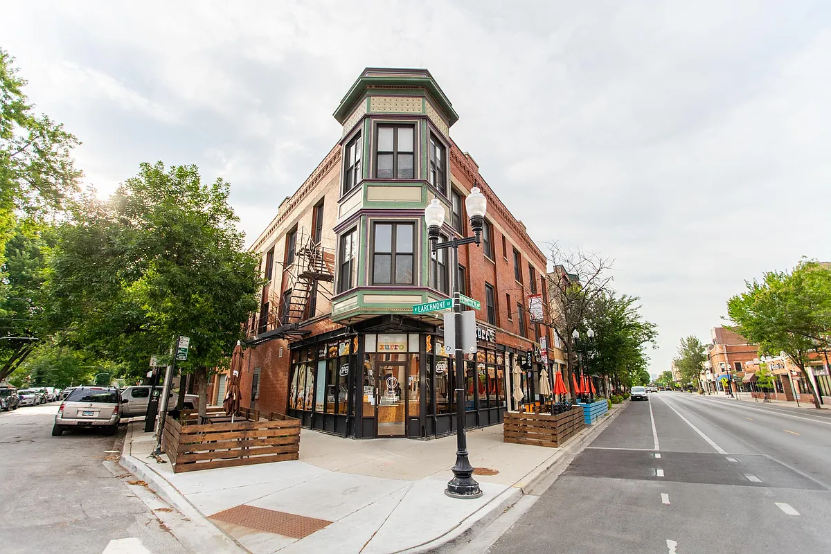 Exterior - 3925-27 N Lincoln Ave