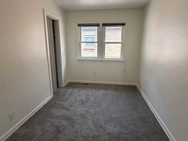 Middle Bedroom