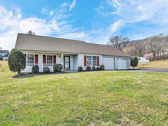 2nd image of 6008 Farmhouse Ln