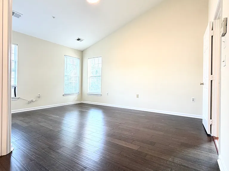 2543 Selkirk Ct — Photo 23