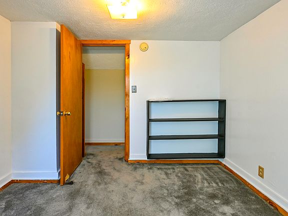 42nd image of 233 Mountain Road