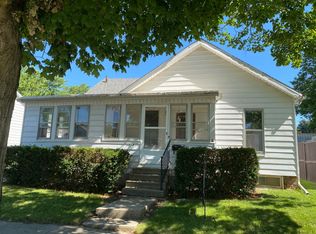 1014 E Taylor St, Gridley, IL 61701