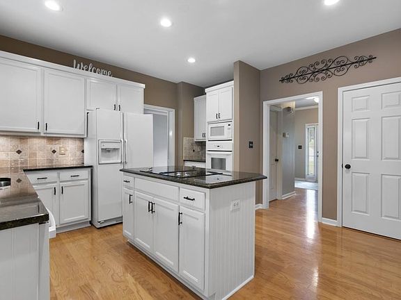 3rd image of 2674 Brook Forest Dr