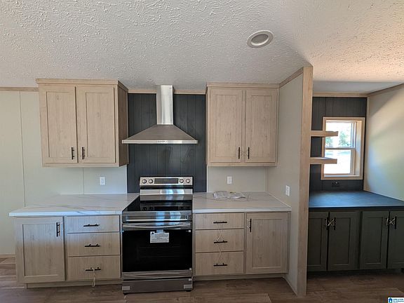 4th image of 340 Arrowhead Dr