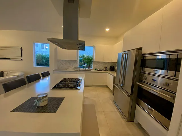 10081 NW 75th Ter — Photo 13