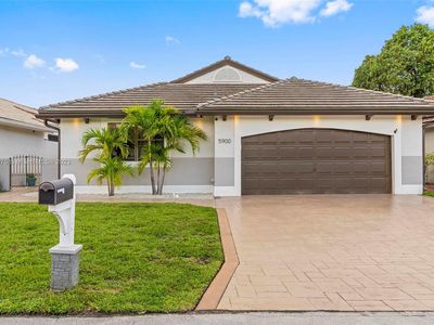5900 Leeds Ln, Davie, FL, 33331