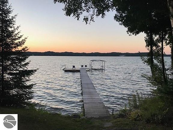 3rd image of 2893 N Lake Leelanau Dr
