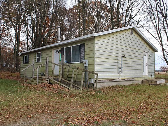 2nd image of 1051 Circle Dr