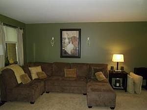 5th image of 909 Edgewater Dr #909