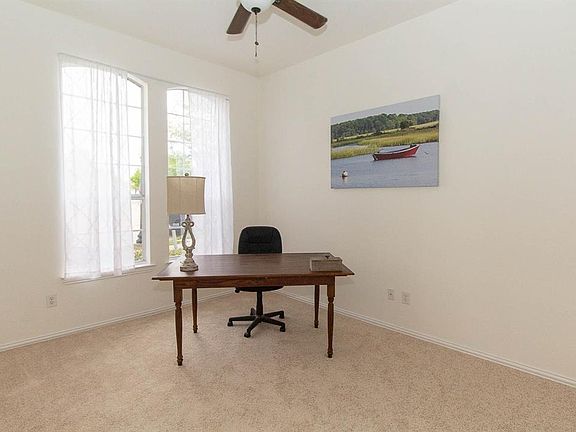 5th image of 10502 Pineview Ln