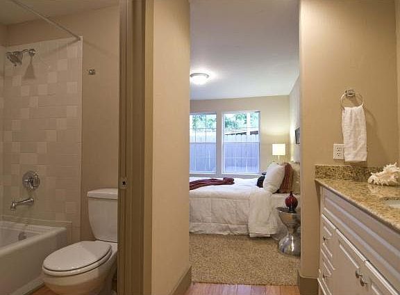 5th image of 1906 Karen Ave #B