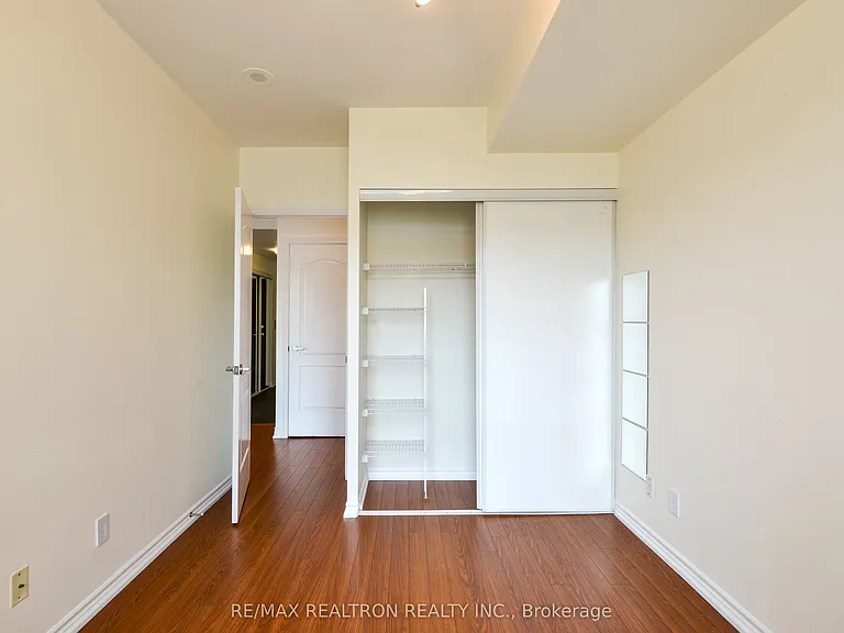 28 William Carson Cres #804 — Photo 25