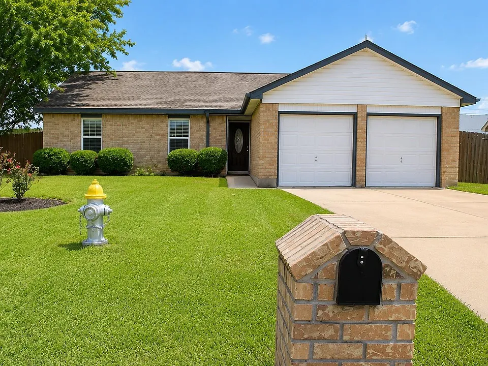 12815 Venice Ln