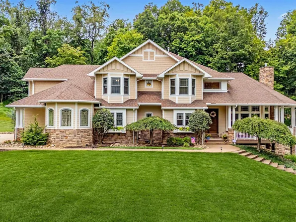 6011 Woodland Bluff Rd, Morgantown, WV 26508