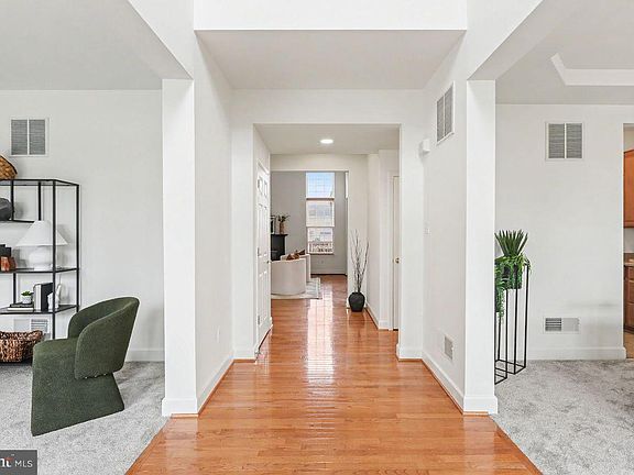 2nd image of 35 Vista Loop