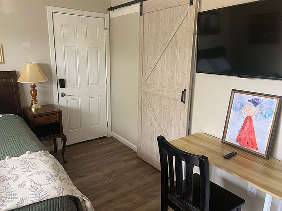 2nd image of 5524 Chauncey Way