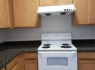 3 bed, 2.5 bath, 1444 sqft, $2,200 — Photo 4