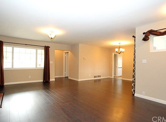 3rd image of 427 N Larkin Dr