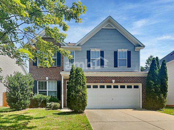 409 Stobhill Ln, Holly Springs, NC 27540