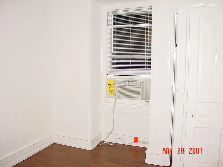 4330 Pine St #3 — Photo 5