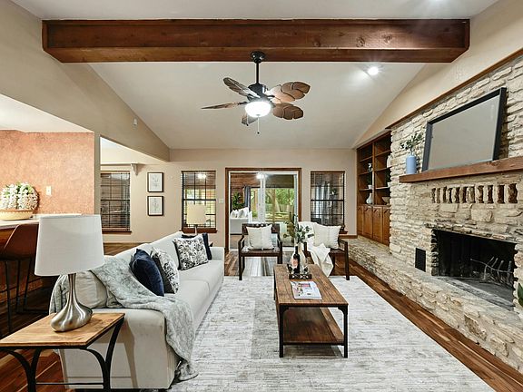 3rd image of 203 Leisurewoods Dr