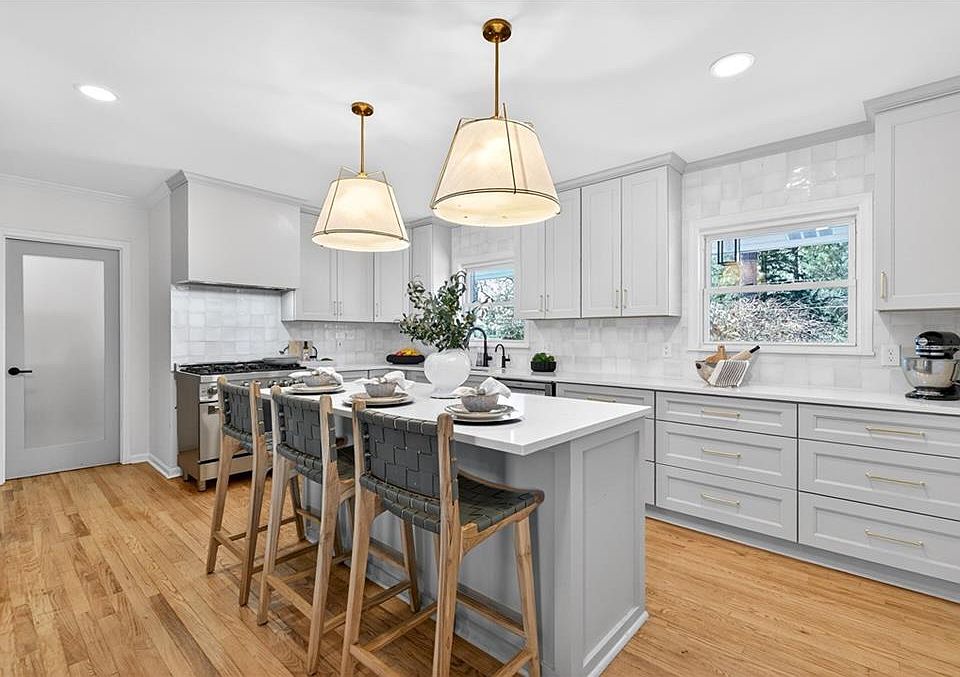 1st image of 3811 N Stratford Rd NE